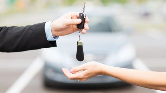 Leasing nowego czy używanego samochodu – co wybrać przy obecnych stopach procentowych?