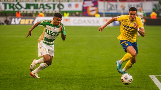 Lechia Gdańsk zbroi się na jesień. Dwa wzmocnienia biało-zielonych