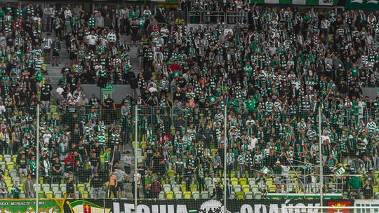 Lechia na celowniku UEFA. Kary za awanturę na trybunach w Gdańsku