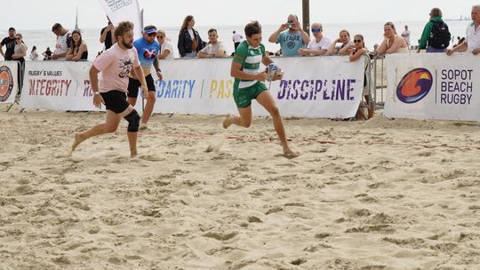 Legia, Topos i goście z Portugalii najlepsi na sopockiej plaży