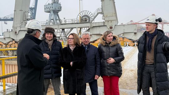 Marszałek Senatu z wizytą w stoczni CRIST S.A. podczas obchodów 100-lecia Gdyni