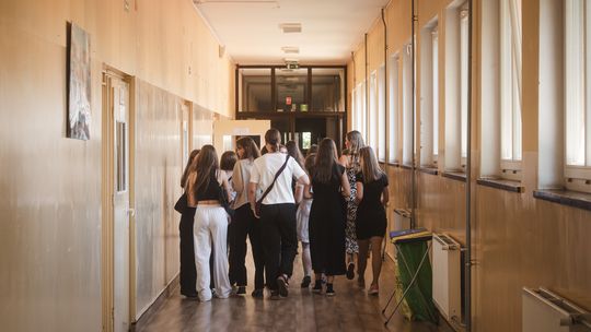 MEN chce dać nauczycielom status funkcjonariuszy publicznych.