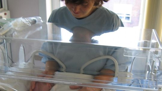 wcześniak w inkubatorze, mleko dla wcześniaka