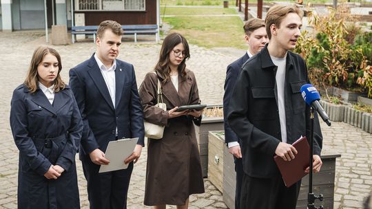 Młodzi czują się oszukani przez polityków. Paweł Mrozek: Czas na rozliczenie władzy briefing, Akcja Uczniowska, Gdańsk 2026