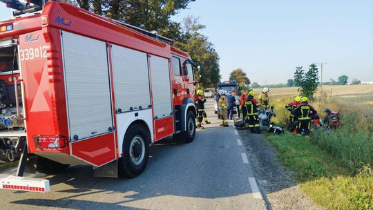 Motocyklista zderzył się z autem osobowym, w akcji śmigłowiec ratowniczy