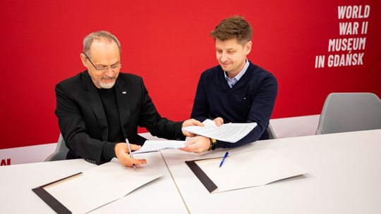 podpisanie umowy na projekt nowej wystawy w Muzeum Westerplatte