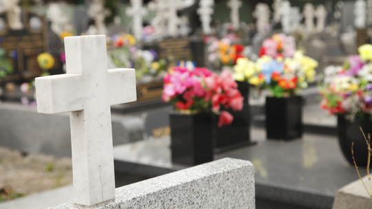 Na cmentarzu w Niestępowie zdewastowano 200 grobów!