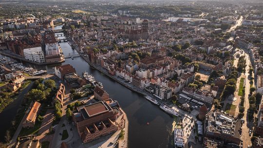 Na Pomorzu kobiety żyją dłużej, ale mężczyźni zarabiają więcej. GUS pokazał dane