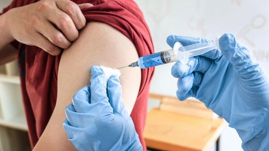 Na Pomorzu więcej przypadków grypy niż COVID-19. Szczyt zachorowań przed nami