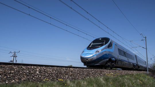 Najszybszy pociąg w Polsce po raz pierwszy w Ustce! Nowe wakacyjne połączenie Najszybszy pociąg w Polsce po raz pierwszy w Ustce!