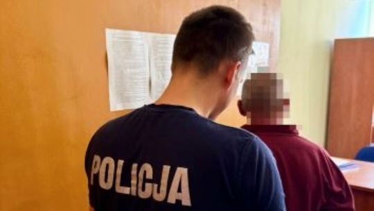 Napadł na policjantów z Żukowa. Wcześniej groził mieszkańcom nożem