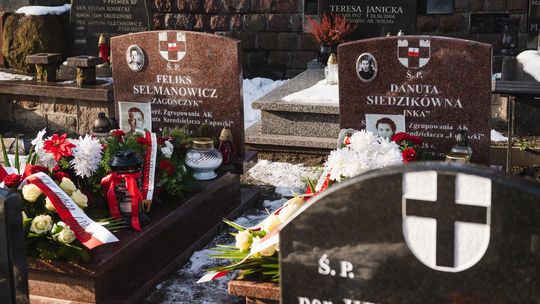 groby Danuty Siedzikówny „Inki” i Feliksa Selmanowicza „Zagończyka”, Cmentarz Garnizonowy, Gdańsk