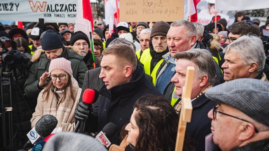 pikieta w sprawie obrony krzyża przed szkołą w Kilnie, 2026