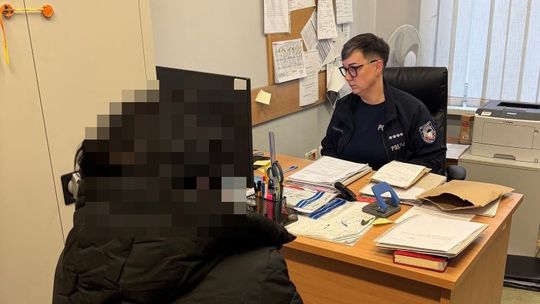 Nie dostała pieniędzy ze ślubnych kopert, więc... ukradła mężowi samochód Sztum: Nie dostała pieniędzy ze ślubnych kopert, więc ukradła mężowi BMW