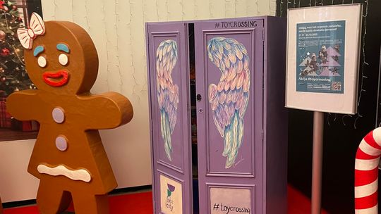 szafa z anielskimi skrzydłami, toycrossing, Jarmark Bożoarodzeniowy 2025 w Gdańsku