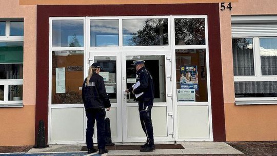 Niebezpieczne treści, agresja, algorytmy i samotność. Ufajmy dzieciom, ale nie ufajmy temu, co jest w sieci