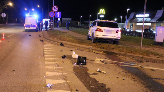 Nietypowa stłuczka w Wejherowie. Pijana kierująca uderzyła... w pijanego kierowcę