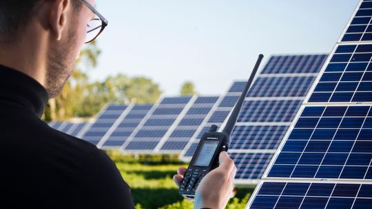 Łączność na czarną godzinę. Farma słoneczna w Rajkowach gotowa na blackout