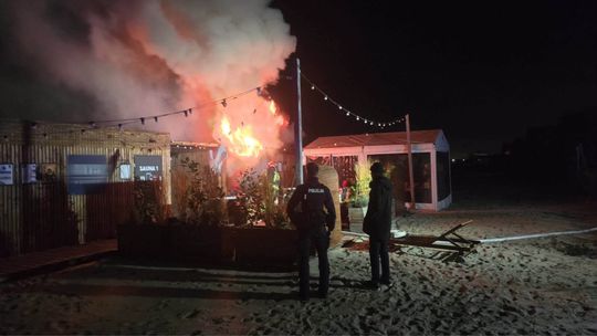 Ogień w saunie w Sopocie. Służby dostały zgłoszenie w środku nocy