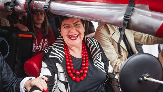 Nowa Fala Profesor Senyszyn. Partia „Imperatorki” ma znieść stary porządek