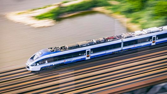 Nowe połączenie nad morze i autobusy zamiast pociągów. Wiosenna zmiana rozkładu 2026