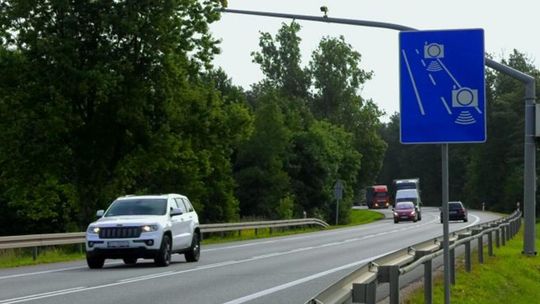 Nowy odcinkowy pomiar prędkości na S6 w rejonie lotniska. Sprawdź mapę fotoradarów!