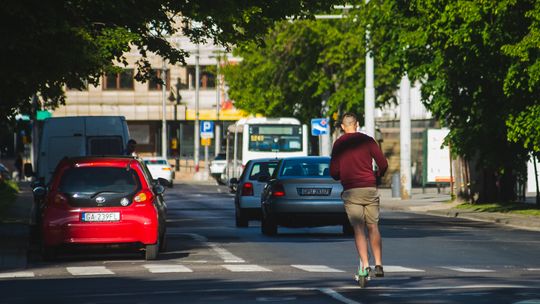 Obowiązkowe kaski na hulajnogach? Posłanka interweniuje po serii wypadków dzieci