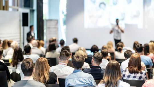 Od targów szkolnictwa wyższego do konferencji "Oblicza dobrobytu"