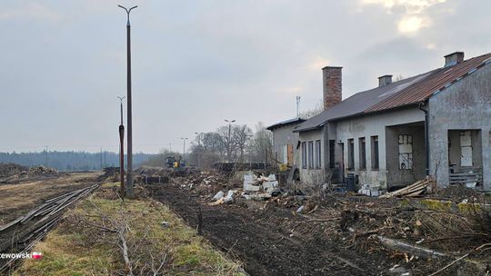 Unikatowe szyny odkryte w Choczewie. Relikty kolei sprzed ponad 100 lat
