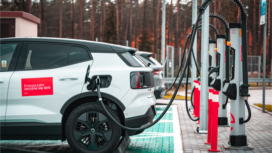 ORLEN obniża ceny ładowania! Kierowcy w Trójmieście już liczą oszczędności ORLEN obniża ceny ładowania! Kierowcy w Trójmieście już liczą oszczędności