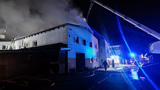 pożar lakierni w Łężycach