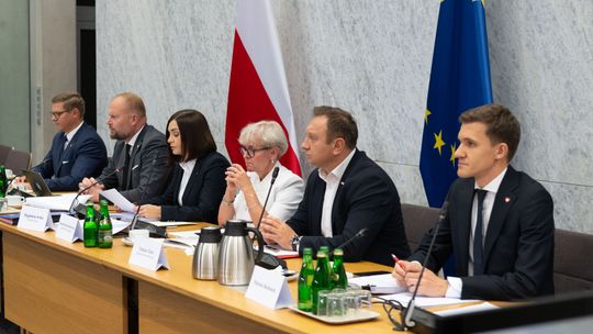 „Państwo jak prywatny folwark”. Komisja ds. Pegasusa: 11 osób z zawiadomieniami do prokuratury