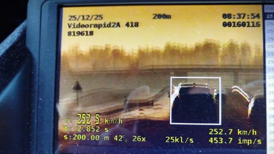 Pędził ponad 250 km/h, bo spieszył się na samolot. Mandat? Z górnej półki