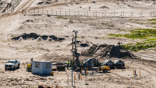 teren, na którym powstanie pierwsza polska elektrownia jądrowa