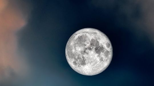 Pełnia Księżyca 26 października 2026 nad Pomorzem. Kiedy i gdzie najlepiej obserwować Księżyc Myśliwych?