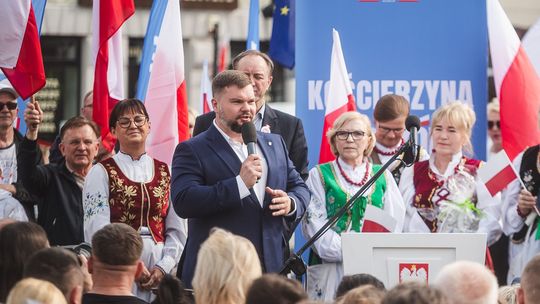Pensje burmistrzów w górę. Podwyżki dla włodarzy z Kościerzyny, Kartuz i Sierakowic