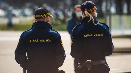 straż miejska, funkcjonariusze, zdjęcie ilustarcyjne