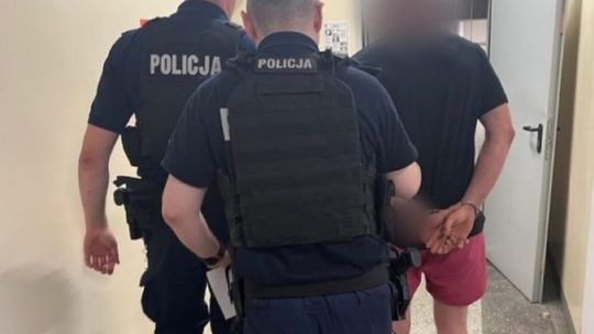 Pierwsze zarzuty po burdach na meczu w Nowym Stawie. Policja zapowiada kolejne zatrzymania