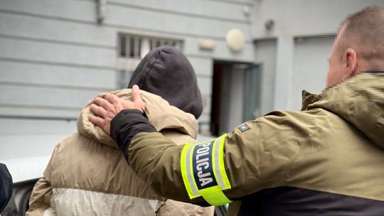 Gdańsk: Pijana 18-latka zaatakowała kierowcę autobusu. Miała przy sobie narkotyki