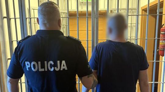 Kartuzy: Pijany kurier przyjechał na komendę policji. Wydmuchał 1,2 promila alkoholu, a w kieszeni miał amfetaminę.