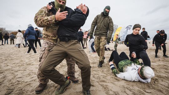  Plaża zmieniła się w poligon komandosów z Formozy 