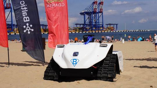 BeBot – nowoczesny robot sprzątający plażę w Gdańsku-Stogach