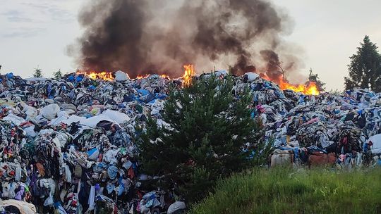 Po pożarach składowiska w Kamieńcu. Są zarzuty za nielegalne odpady