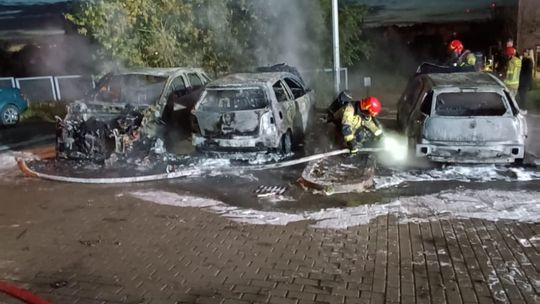 Pożar samochodów w Gdańsku Chełmie
