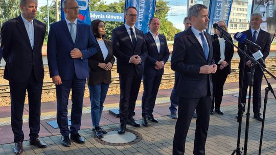 Podpisanie umowy na trzeci tor i nowe przystanki na trójmiejskim odcinku LK 201