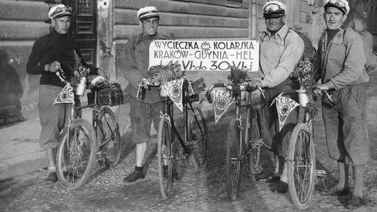 Podróż w czasie nad morze. Wycieczka na Hel sprzed stu lat