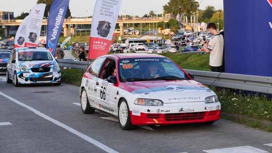 Pojadą samochodami z Sopotu do Gdyni z prędkością ponad 200 km/h. I to na legalu!