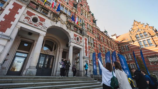 Pokazy pirotechniczne i wycieczki po laboratoriach Politechniki Gdańskiej  