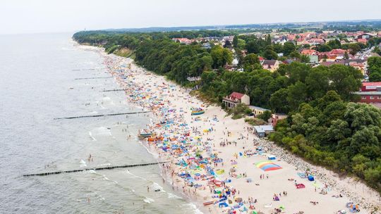 Wakacje 2026: Polacy stawiają na tydzień urlopu, oszczędności i Europę lub polskie wybrzeże