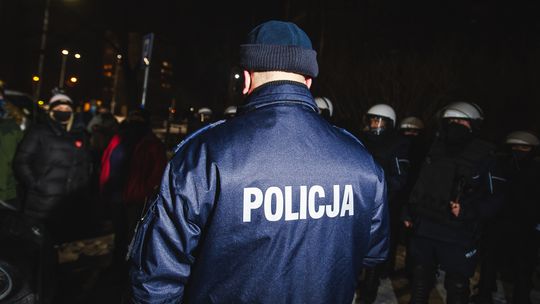 Policjant z Gdańska za posiadanie narkotyków będzie odpowiadał z „wolnej stopy”